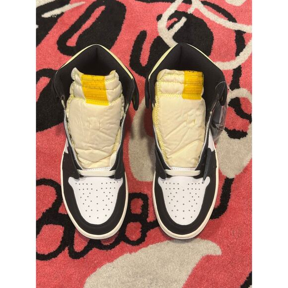 Jordan 1 Retro High White Black Volt University Gold 7Y GS - Picture 5 of 11